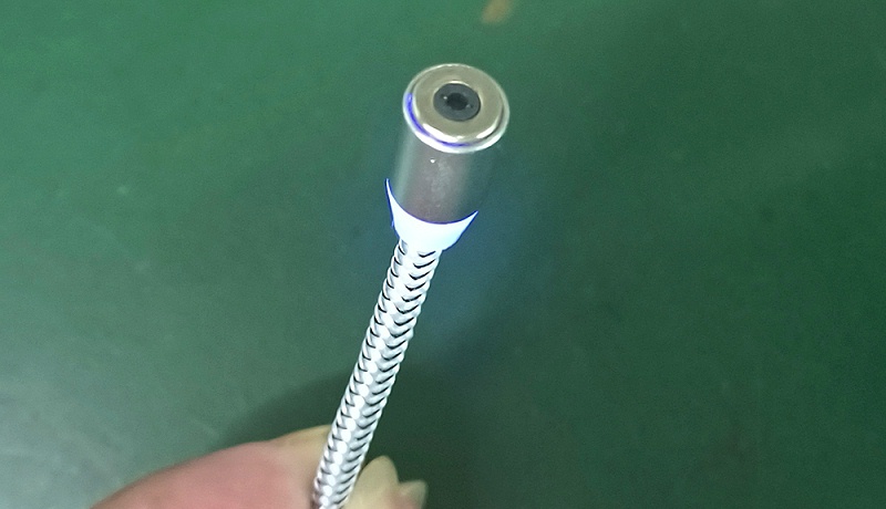 網(wǎng)紅搖搖杯磁吸充電線，短路自動斷電